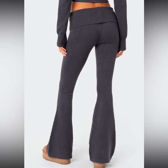 NWT Edikted Desiree knitted low rise fold over pants - Picture 2 of 4